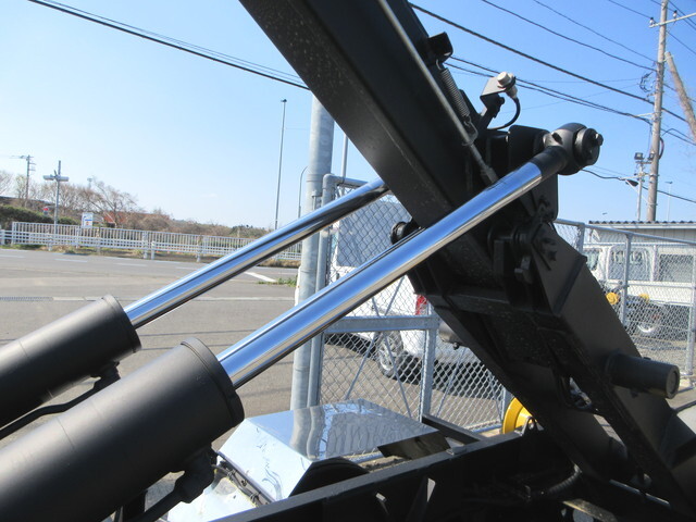 いすゞエルフコンテナ専用車小型（2t・3t）[写真18]