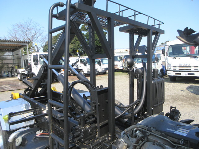 いすゞエルフコンテナ専用車小型（2t・3t）[写真25]