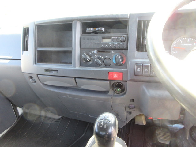 いすゞエルフコンテナ専用車小型（2t・3t）[写真33]