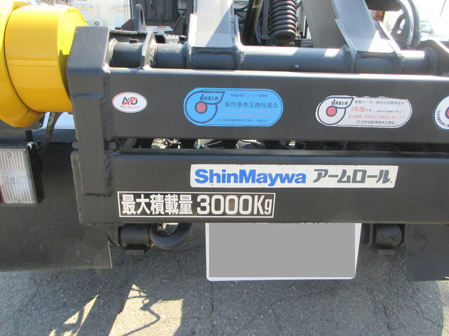 いすゞエルフコンテナ専用車小型（2t・3t）[写真09]