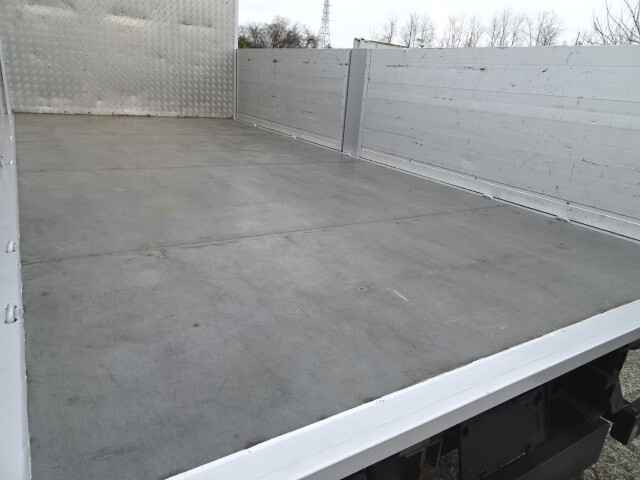 日野デュトロアルミブロック小型（2t・3t）[写真13]