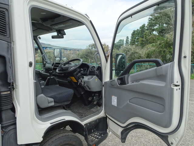 日野デュトロアルミブロック小型（2t・3t）[写真19]