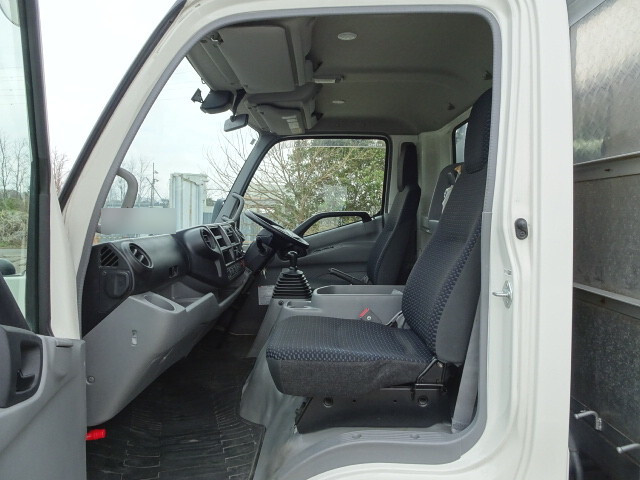 日野デュトロアルミブロック小型（2t・3t）[写真26]