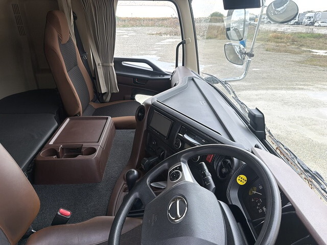 日野プロフィアアルミウイング大型（10t）[写真30]