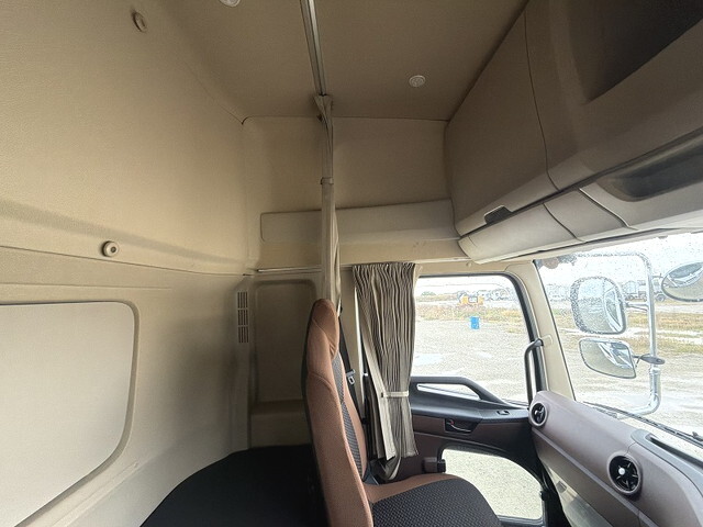 日野プロフィアアルミウイング大型（10t）[写真37]