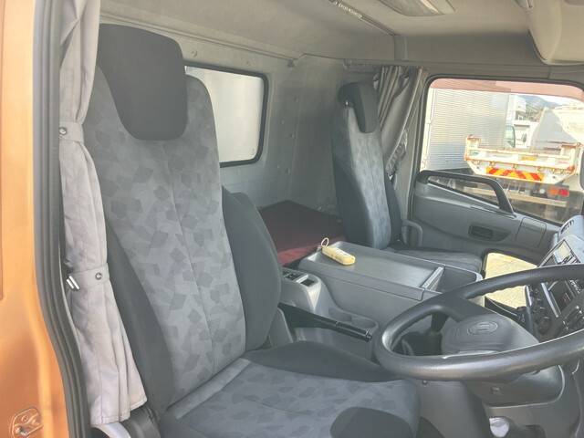 UDトラックスコンドルアルミバン中型（4t）[写真33]