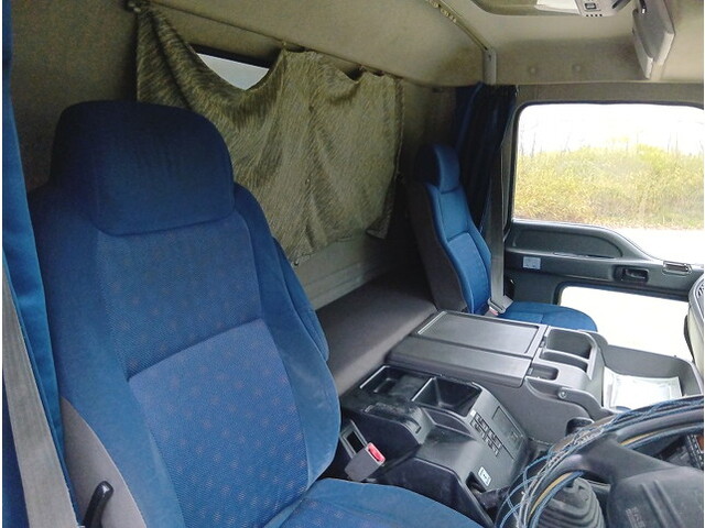 いすゞギガアルミウイング大型（10t）[写真16]