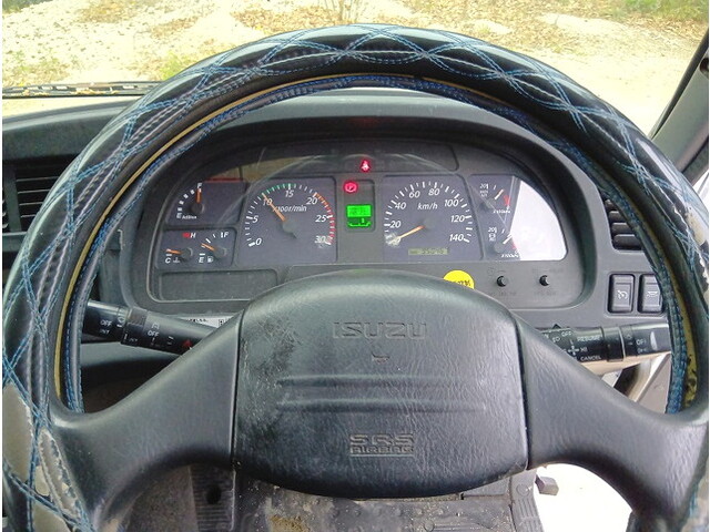 いすゞギガアルミウイング大型（10t）[写真19]