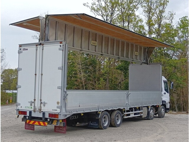 いすゞギガアルミウイング大型（10t）[写真02]