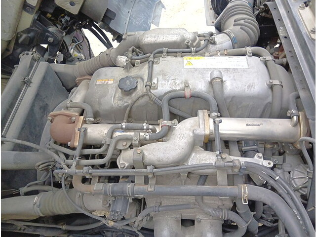 いすゞギガアルミウイング大型（10t）[写真28]