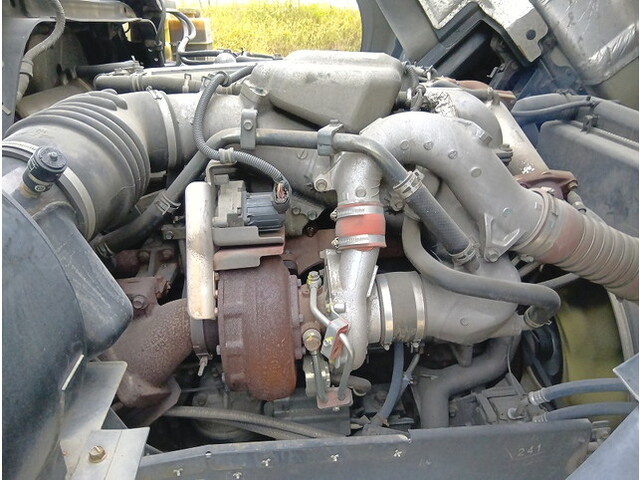 いすゞギガアルミウイング大型（10t）[写真29]