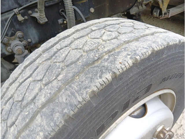 いすゞギガアルミウイング大型（10t）[写真30]