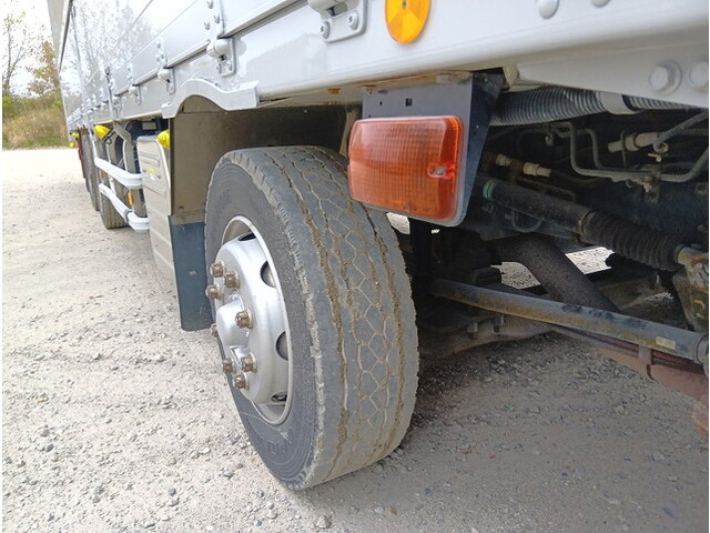 いすゞギガアルミウイング大型（10t）[写真31]