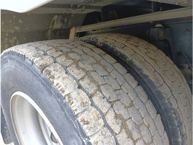 いすゞギガアルミウイング大型（10t）[写真33]