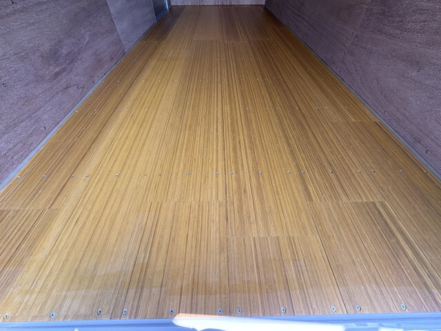 日野デュトロアルミバン小型（2t・3t）[写真12]