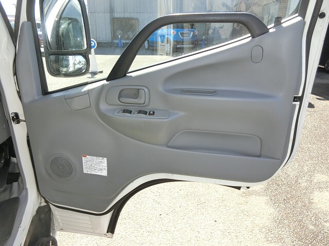 日野デュトロアルミバン小型（2t・3t）[写真13]