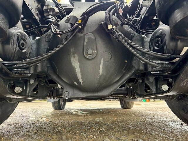 日野プロフィアトレーラーヘッド（トラクターヘッド）大型（10t）[写真12]