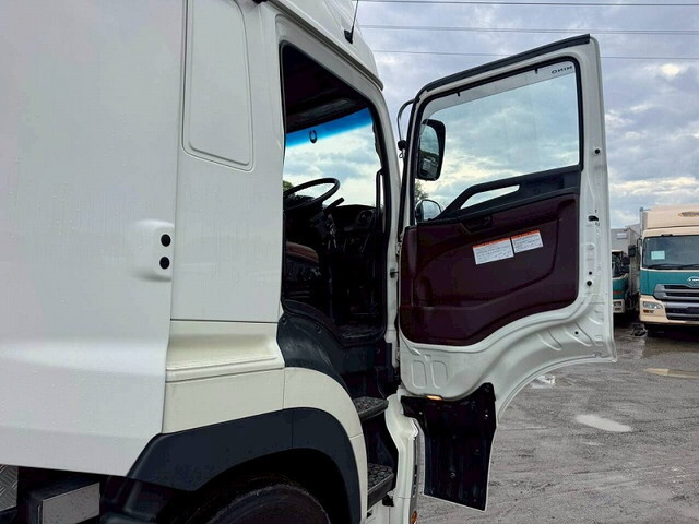 日野プロフィアトレーラーヘッド（トラクターヘッド）大型（10t）[写真16]