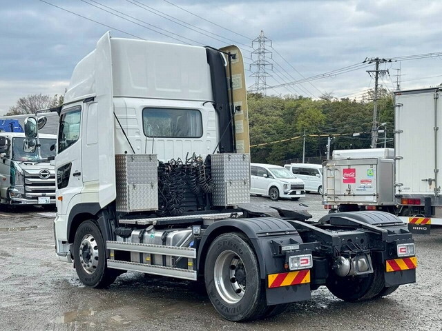 日野プロフィアトレーラーヘッド（トラクターヘッド）大型（10t）[写真02]