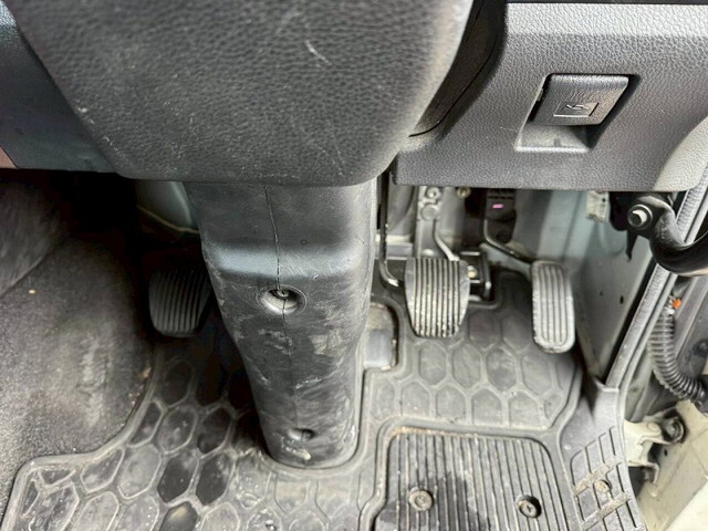 日野プロフィアトレーラーヘッド（トラクターヘッド）大型（10t）[写真24]