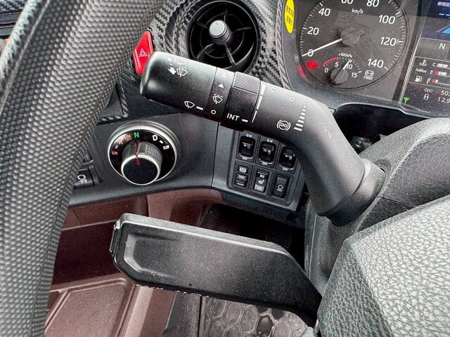 日野プロフィアトレーラーヘッド（トラクターヘッド）大型（10t）[写真29]