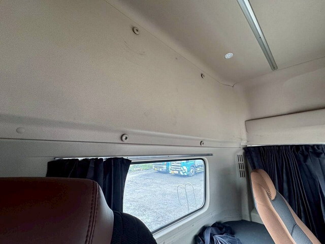 日野プロフィアトレーラーヘッド（トラクターヘッド）大型（10t）[写真30]