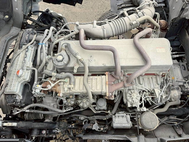 日野プロフィアトレーラーヘッド（トラクターヘッド）大型（10t）[写真33]