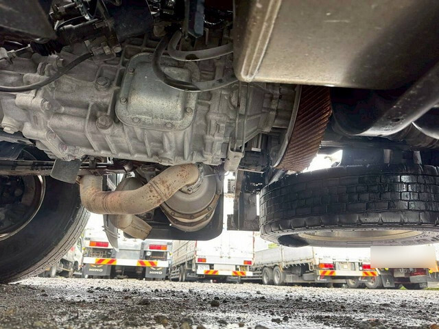 日野プロフィアトレーラーヘッド（トラクターヘッド）大型（10t）[写真38]