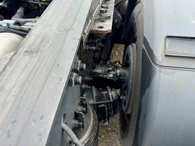 日野プロフィアトレーラーヘッド（トラクターヘッド）大型（10t）[写真08]