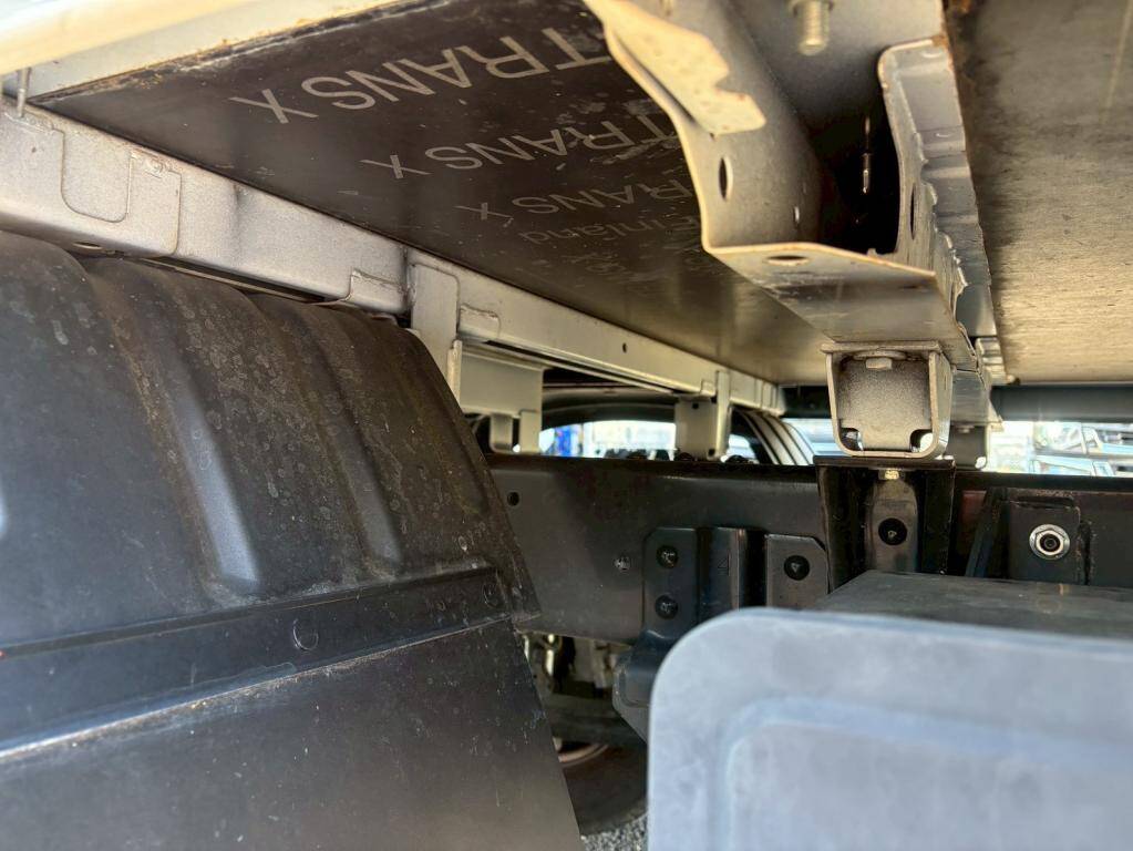 日野デュトロ平ボディ小型（2t・3t）[写真13]