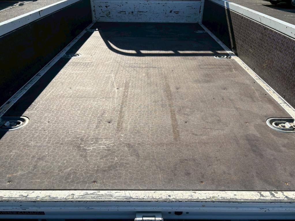 日野デュトロ平ボディ小型（2t・3t）[写真08]