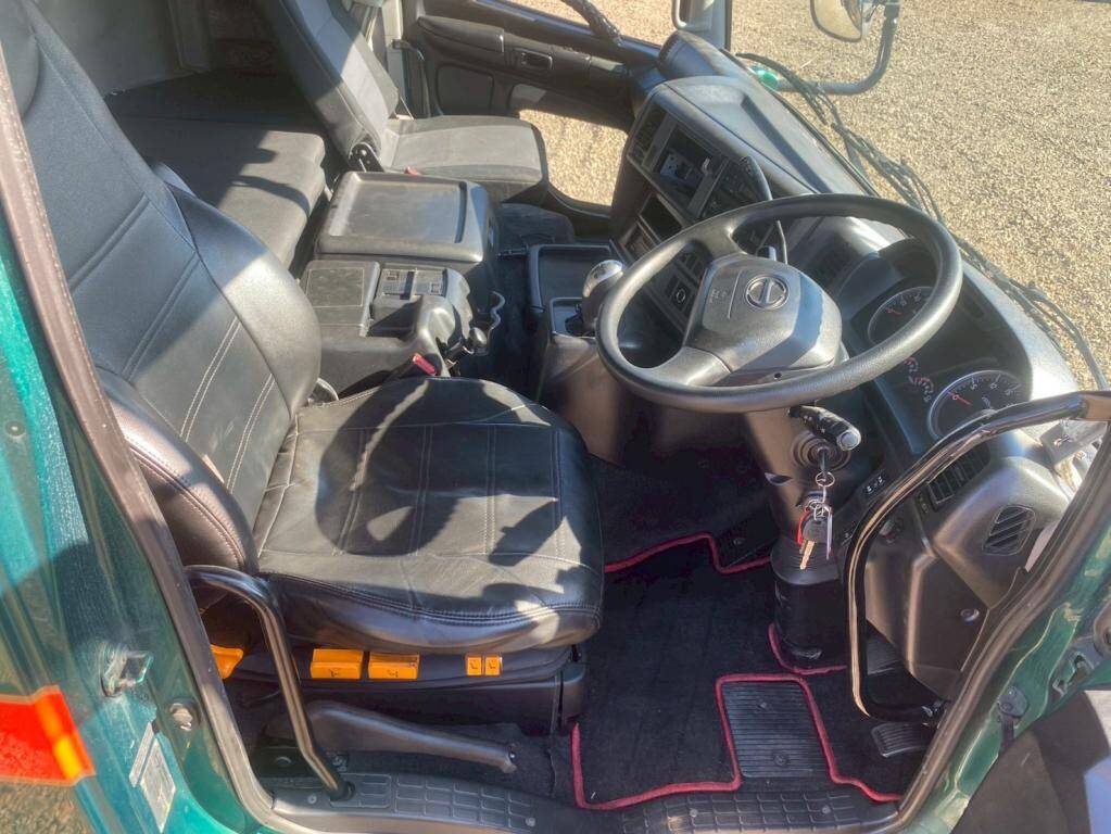 日野プロフィアトレーラーヘッド（トラクターヘッド）大型（10t）[写真17]