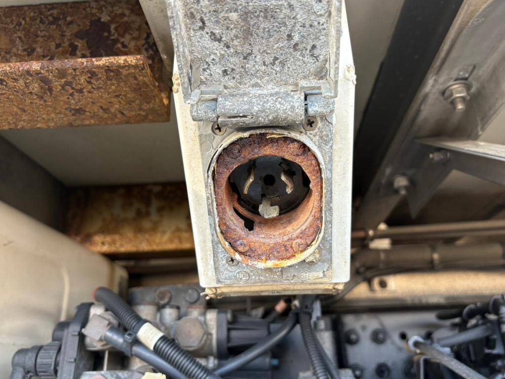 日野プロフィア冷凍車（冷蔵車）大型（10t）[写真13]