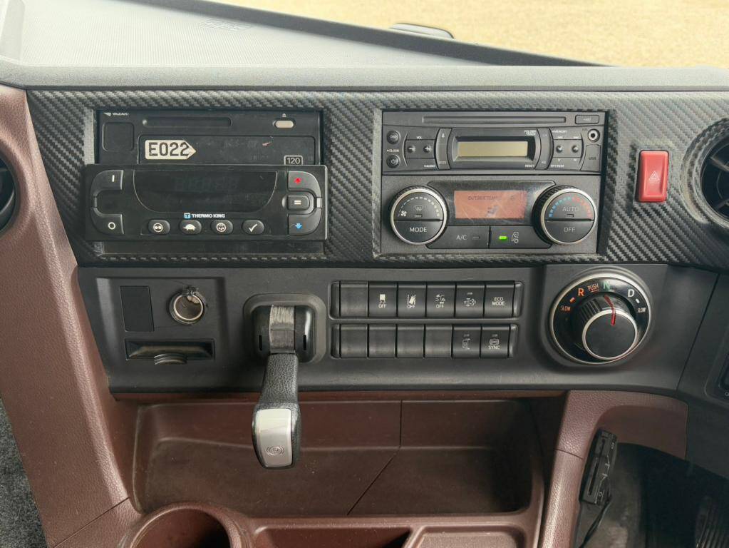 日野プロフィア冷凍車（冷蔵車）大型（10t）[写真21]