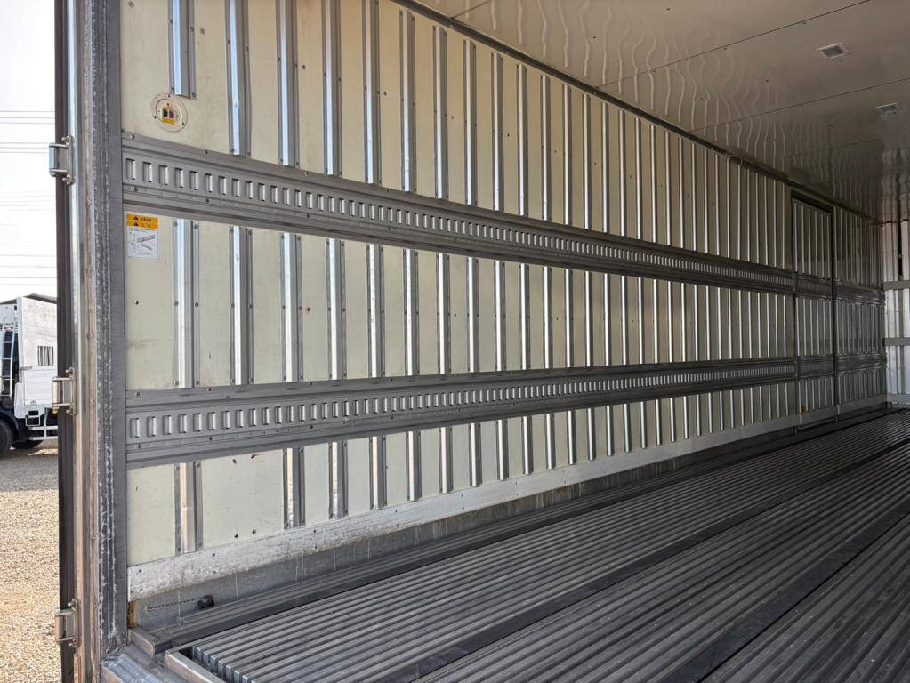 日野プロフィア冷凍車（冷蔵車）大型（10t）[写真09]