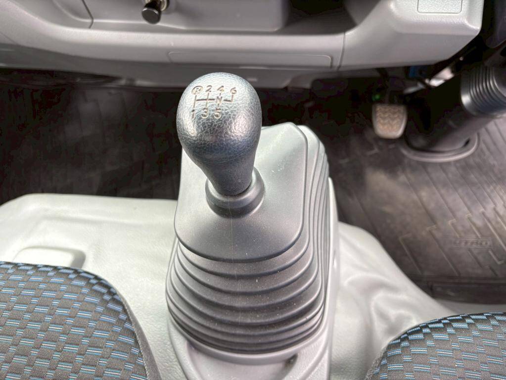 日野デュトロ平ボディ小型（2t・3t）[写真20]