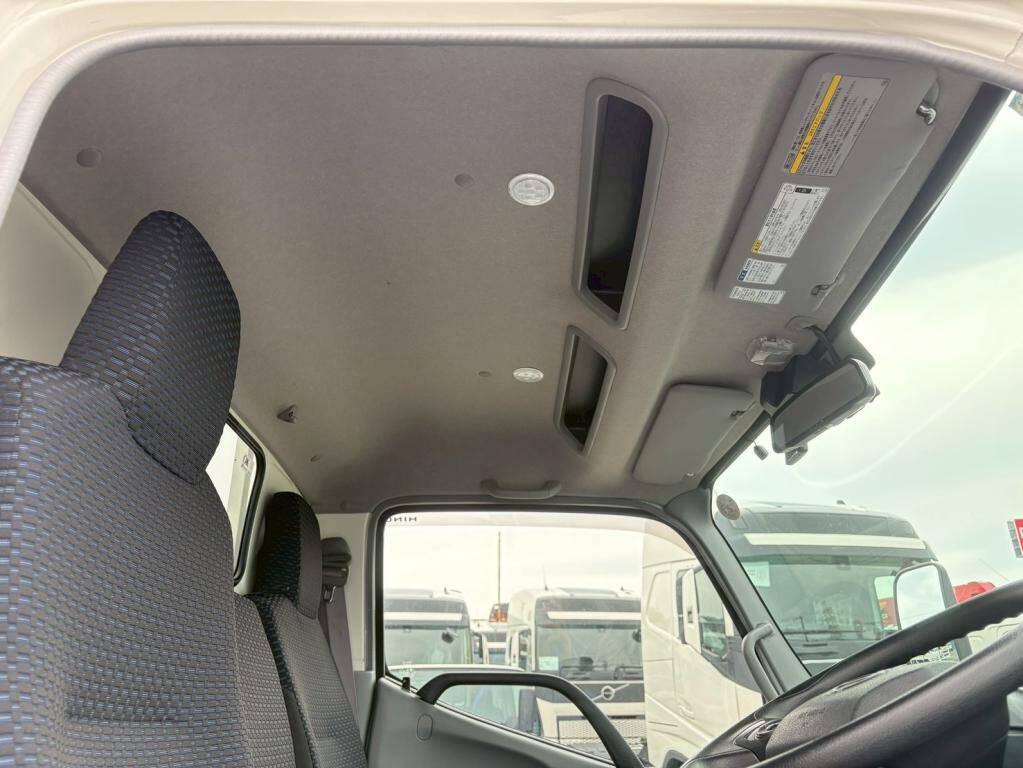 日野デュトロ平ボディ小型（2t・3t）[写真21]