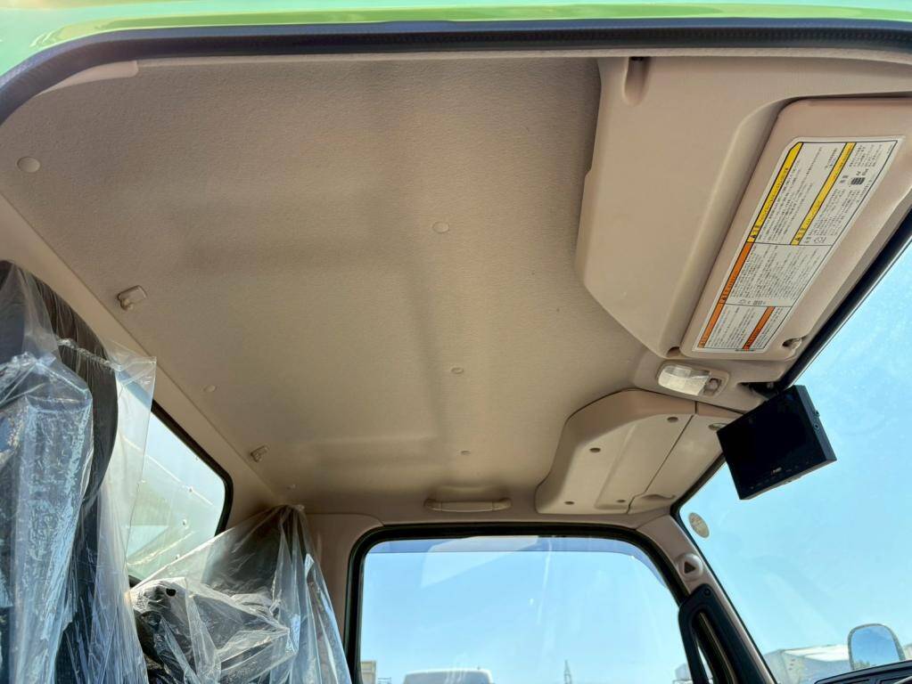 三菱ふそうキャンターアルミバン小型（2t・3t）[写真21]