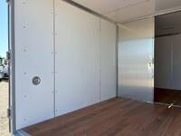 三菱ふそうキャンターアルミバン小型（2t・3t）[写真09]