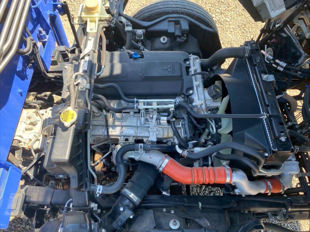 三菱ふそうキャンタークレーン4段小型（2t・3t）[写真15]