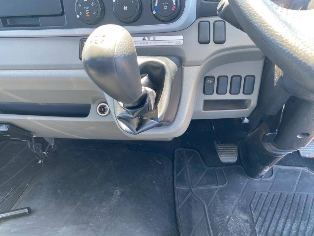 三菱ふそうキャンタークレーン4段小型（2t・3t）[写真20]