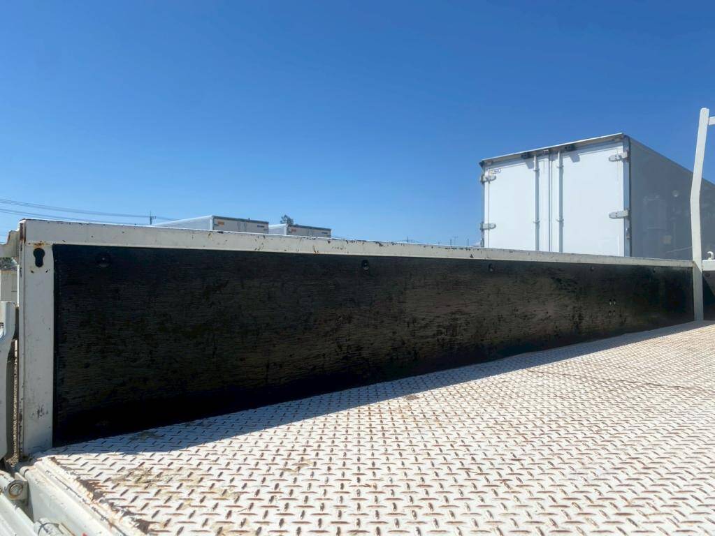 三菱ふそうキャンタークレーン4段小型（2t・3t）[写真08]