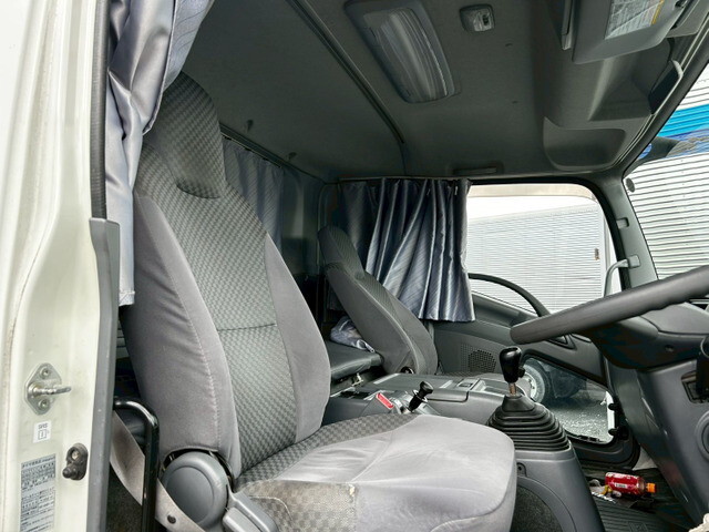 いすゞフォワードアルミウイング増トン（6t・8t）[写真11]