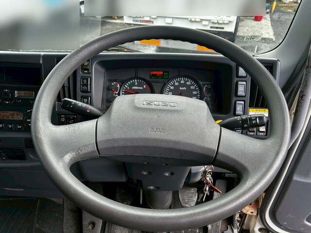 いすゞフォワードアルミウイング増トン（6t・8t）[写真24]