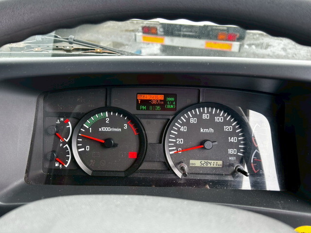 いすゞフォワードアルミウイング増トン（6t・8t）[写真25]