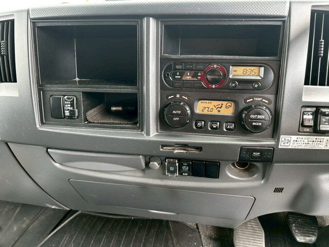 いすゞフォワードアルミウイング増トン（6t・8t）[写真28]