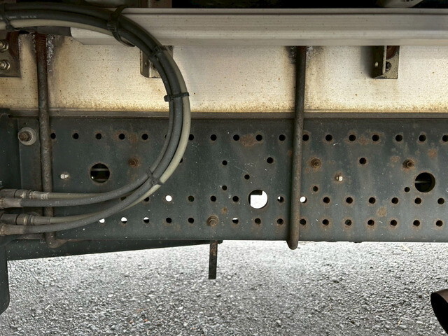 いすゞフォワードアルミウイング増トン（6t・8t）[写真34]