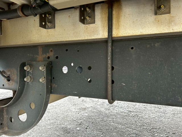 いすゞフォワードアルミウイング増トン（6t・8t）[写真35]