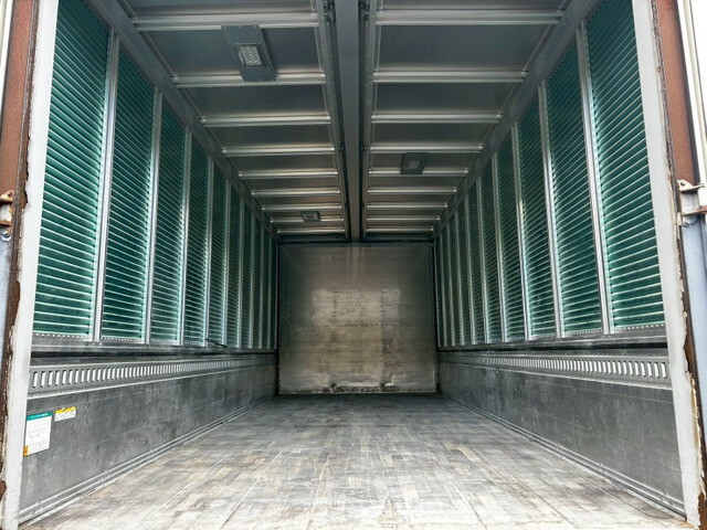 いすゞフォワードアルミウイング増トン（6t・8t）[写真07]