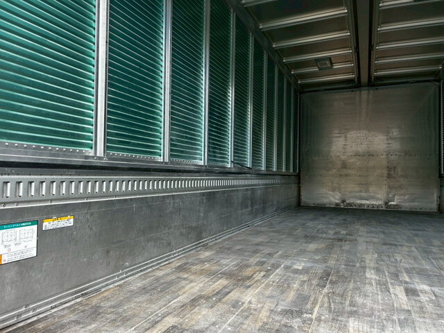 いすゞフォワードアルミウイング増トン（6t・8t）[写真08]